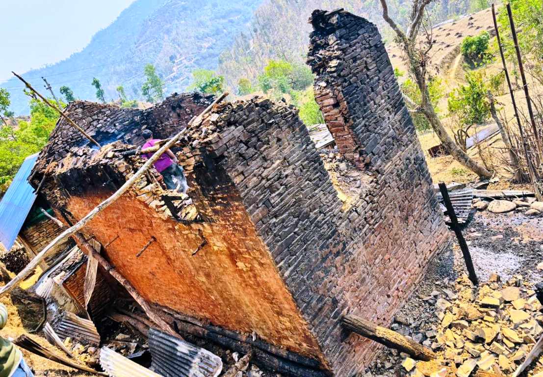 गुल्मीको इस्मामा थप दुई घर जलेर नष्ट