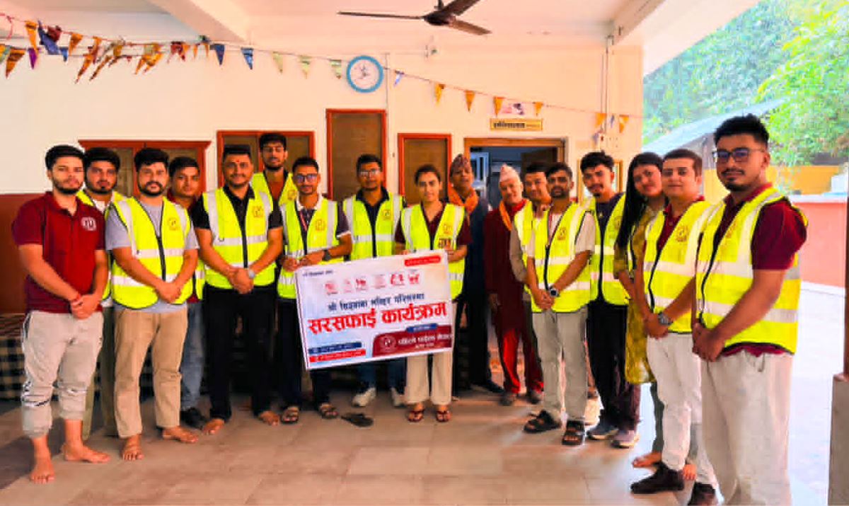 पहिल‍ो पाईला नेपाल बुटवलद्वारा सिद्धबाबा मन्दिर परिसरमा सरसफाइ