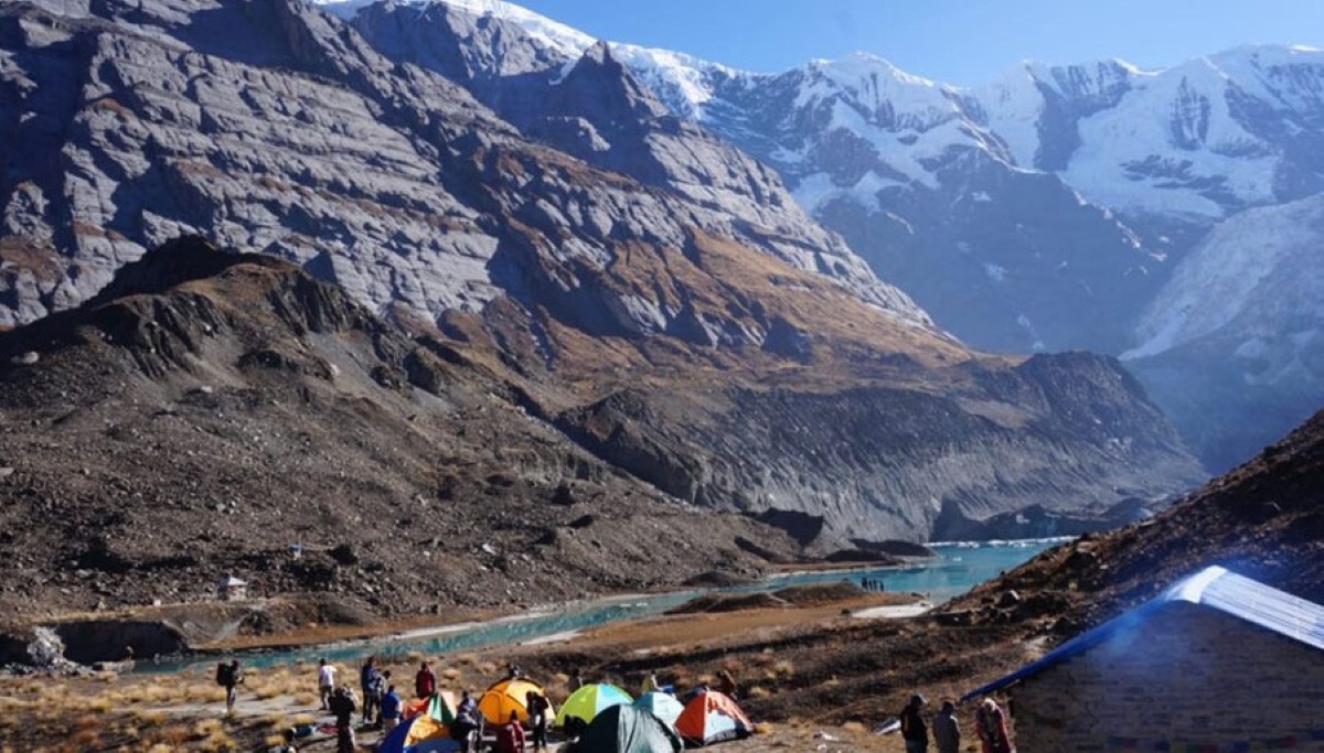 अन्नपूर्ण प्रथम हिमालको आधार शिविर क्षेत्रमा आन्तरिक पर्यटकको भीड