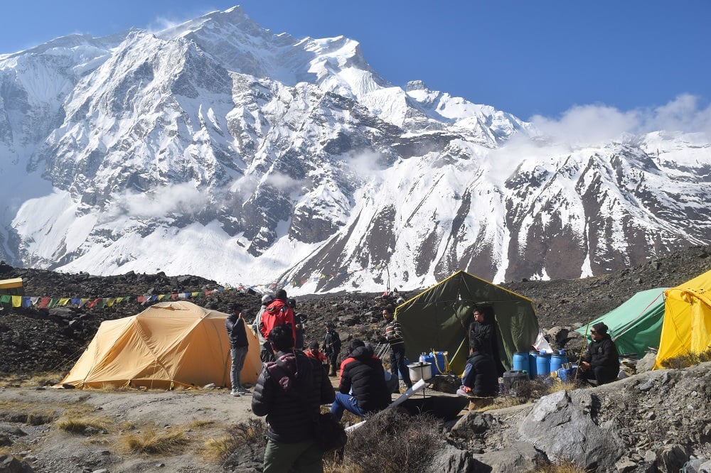 अन्नपूर्ण आधार शिविर र पदमार्गमा गरियो सरसफाइ