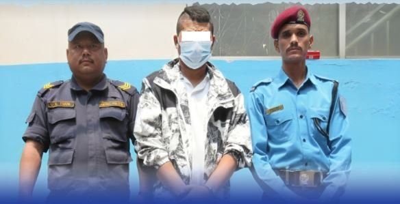 भाटभटेनीबाट रक्सी, चुरोट र ‘सितन’ चोर्ने पक्राउ