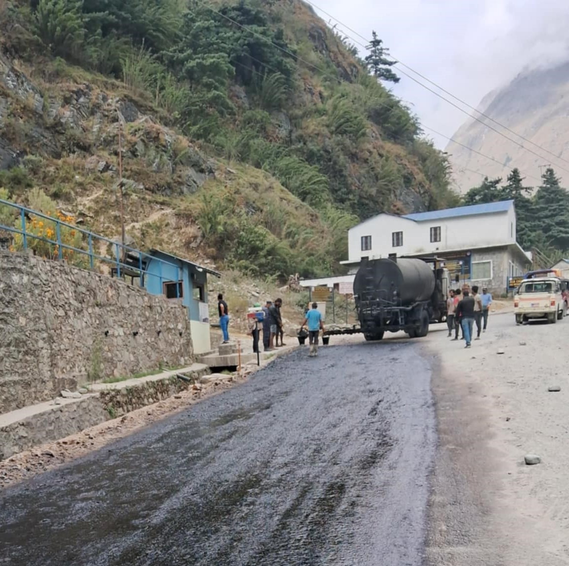 कालीगण्डकी करिडोर : म्याग्दीको दाना खण्डमा धमाधम कालोपत्र हुँदै