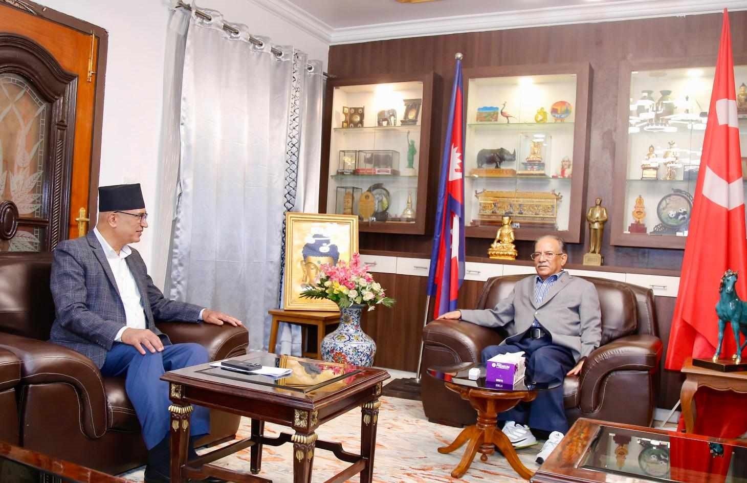 अर्थमन्त्री पौडेलले भेटे प्रचण्डलाई, आगामी बजेटबारे छलफल