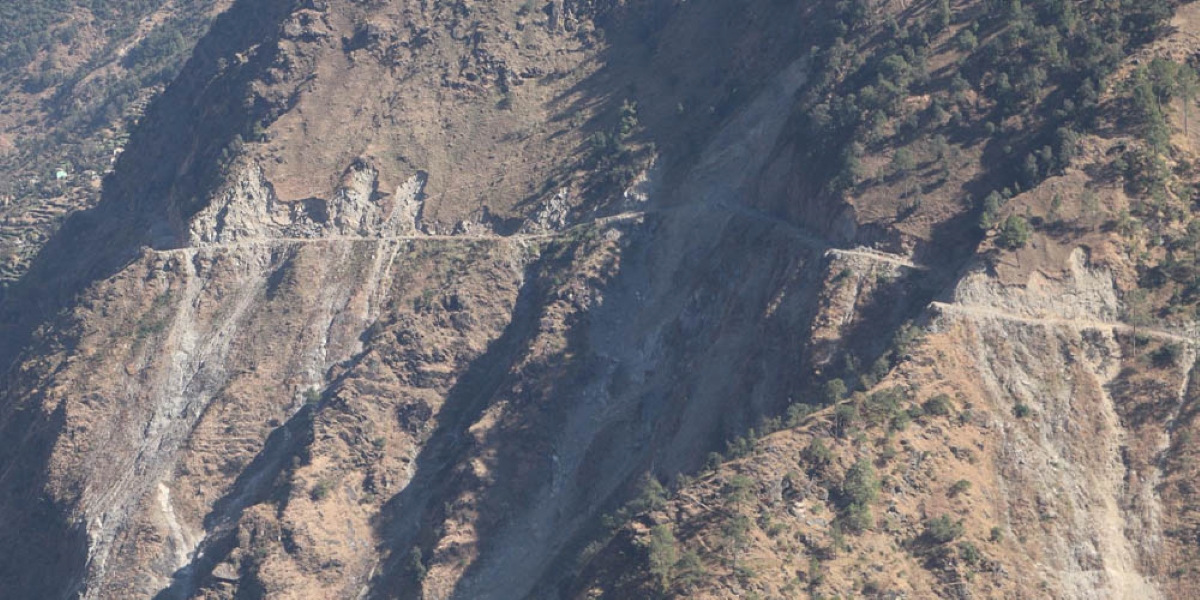 दार्चुला-टिङ्कर सडक निर्माणः  सेनाले दुईतिरबाट काम थाल्यो