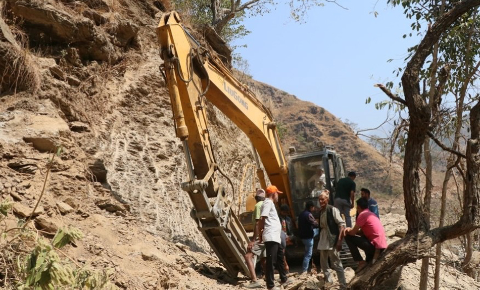 दिक्तेल–रेग्मीटार सडक निर्माण अन्तिम चरणमा