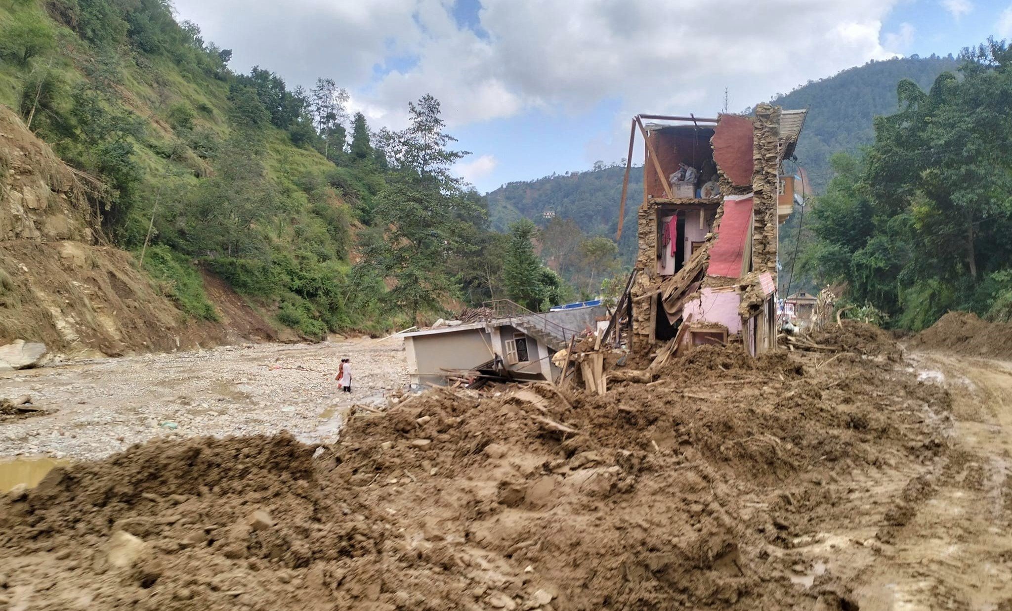 बाढीपहिरोको एक महिनाः अझै संकलन हुन सकेन क्षतिको पूर्ण विवरण