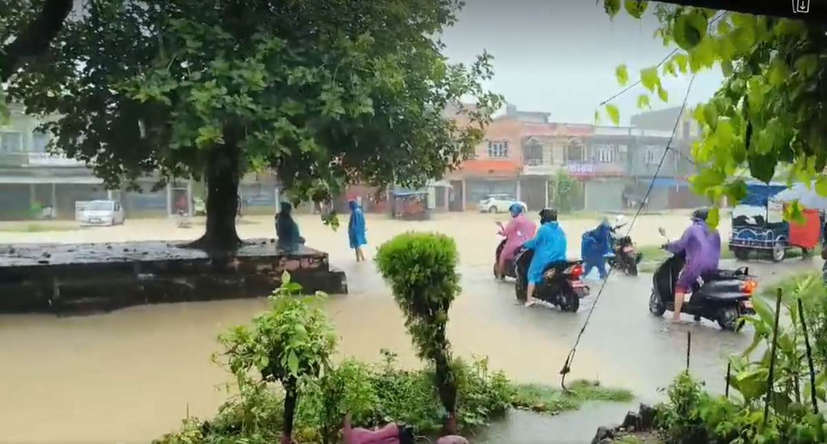 सैनामैना डुबानमा : विद्यालय बन्द, २२ हजार विद्यार्थीको पठनपाठन प्रभावित