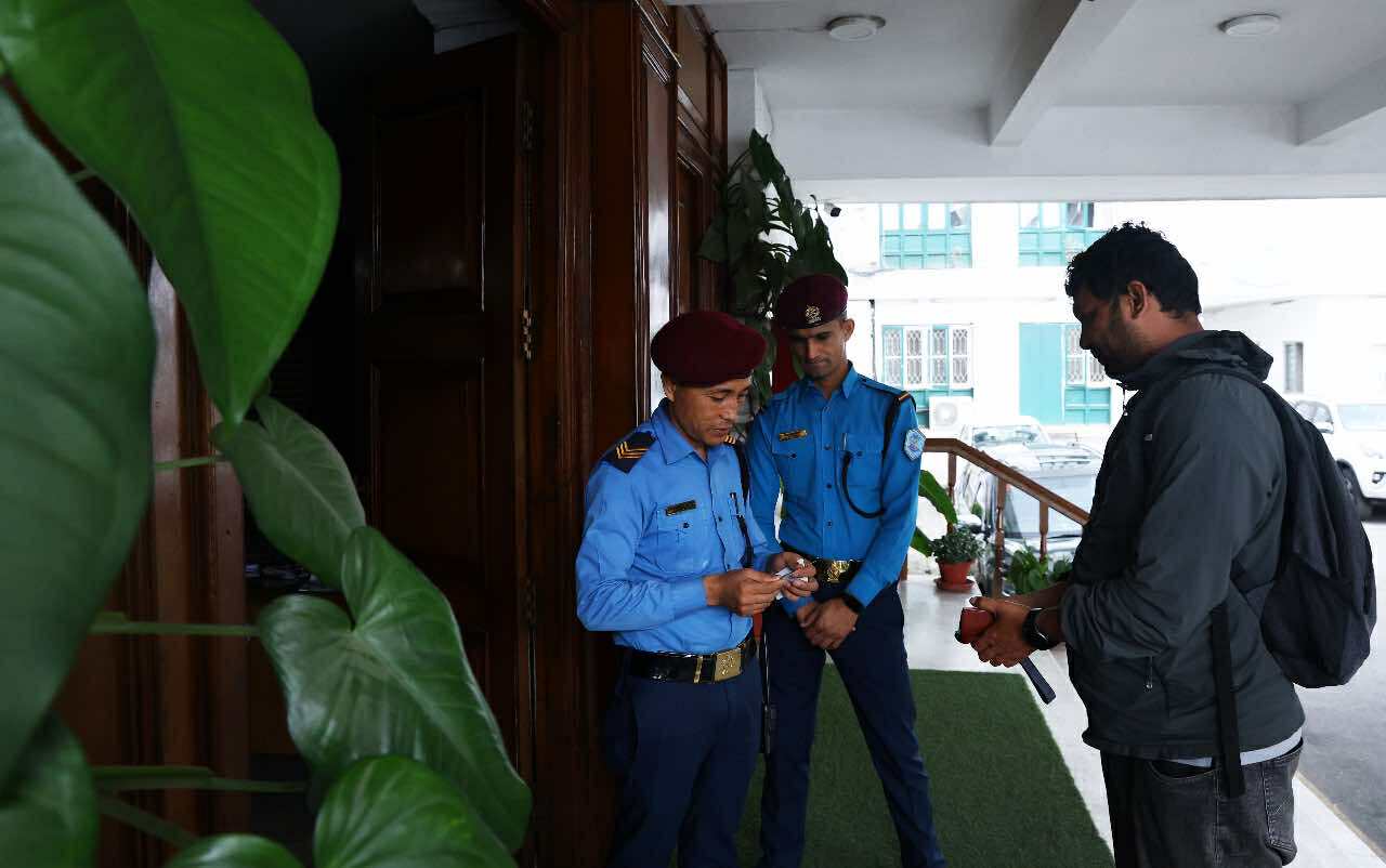 बजेट निर्माणः  अर्थ मन्त्रालय प्रवेशमा कडाइ गर्न थालियो