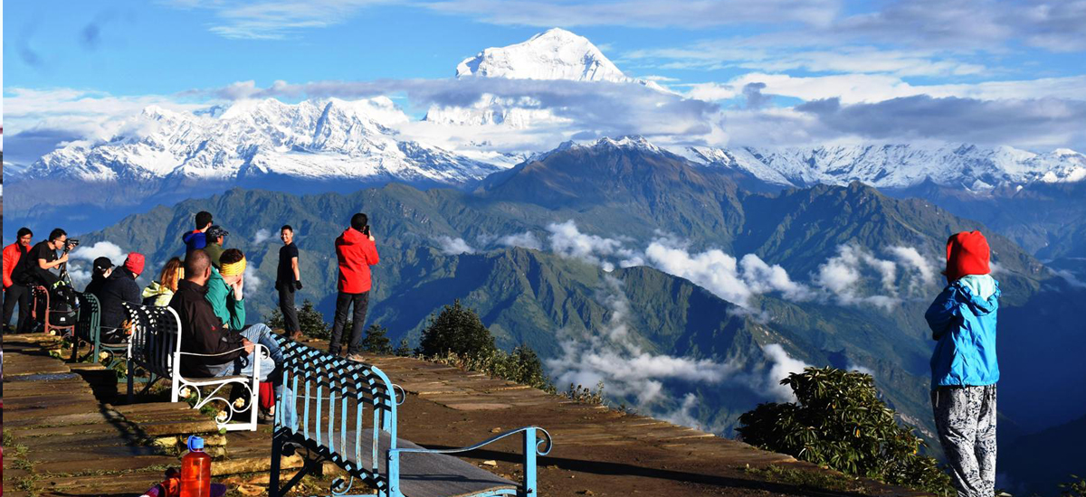 दसैँपछि घोडेपानी र पुनहिलमा पर्यटक बढे