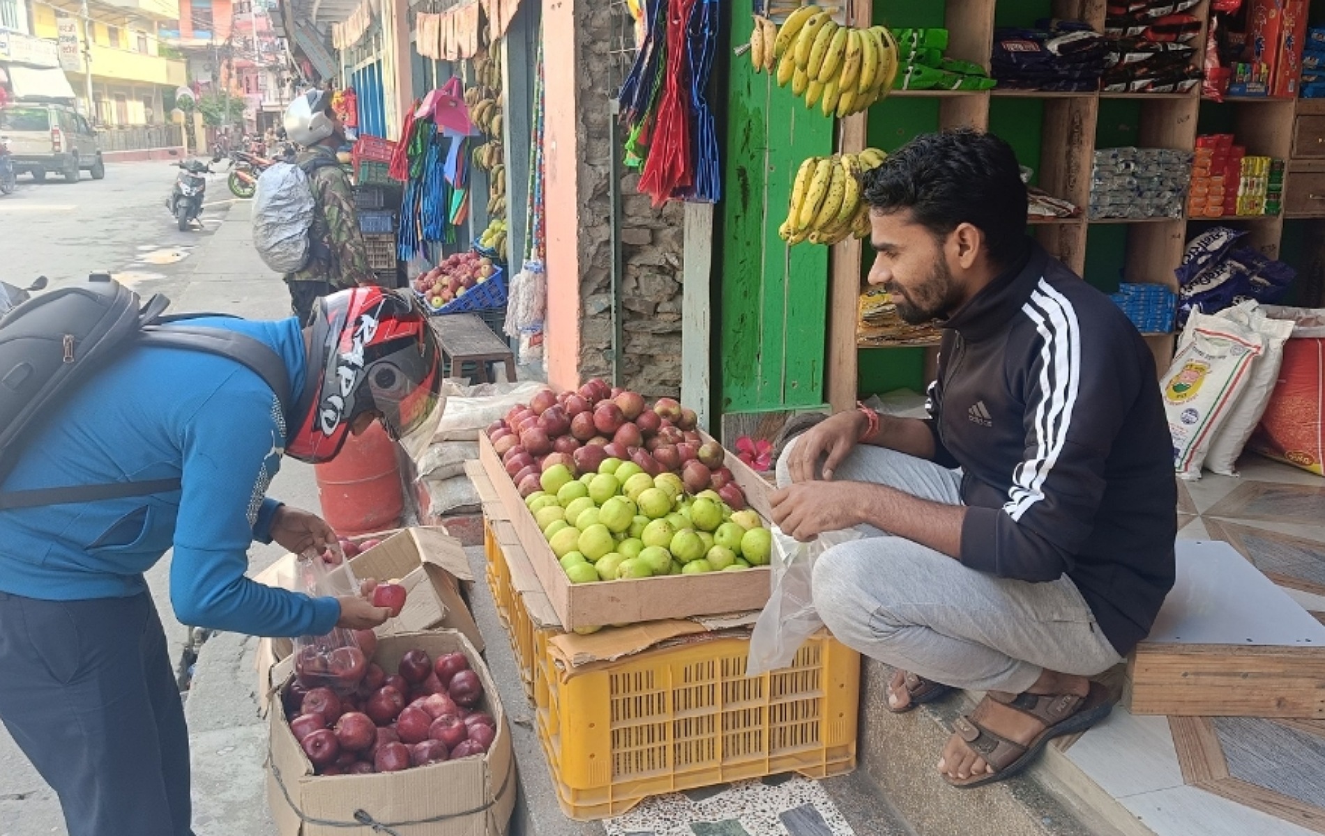 दशैंलाई कोसेली मुस्ताङी स्याउ