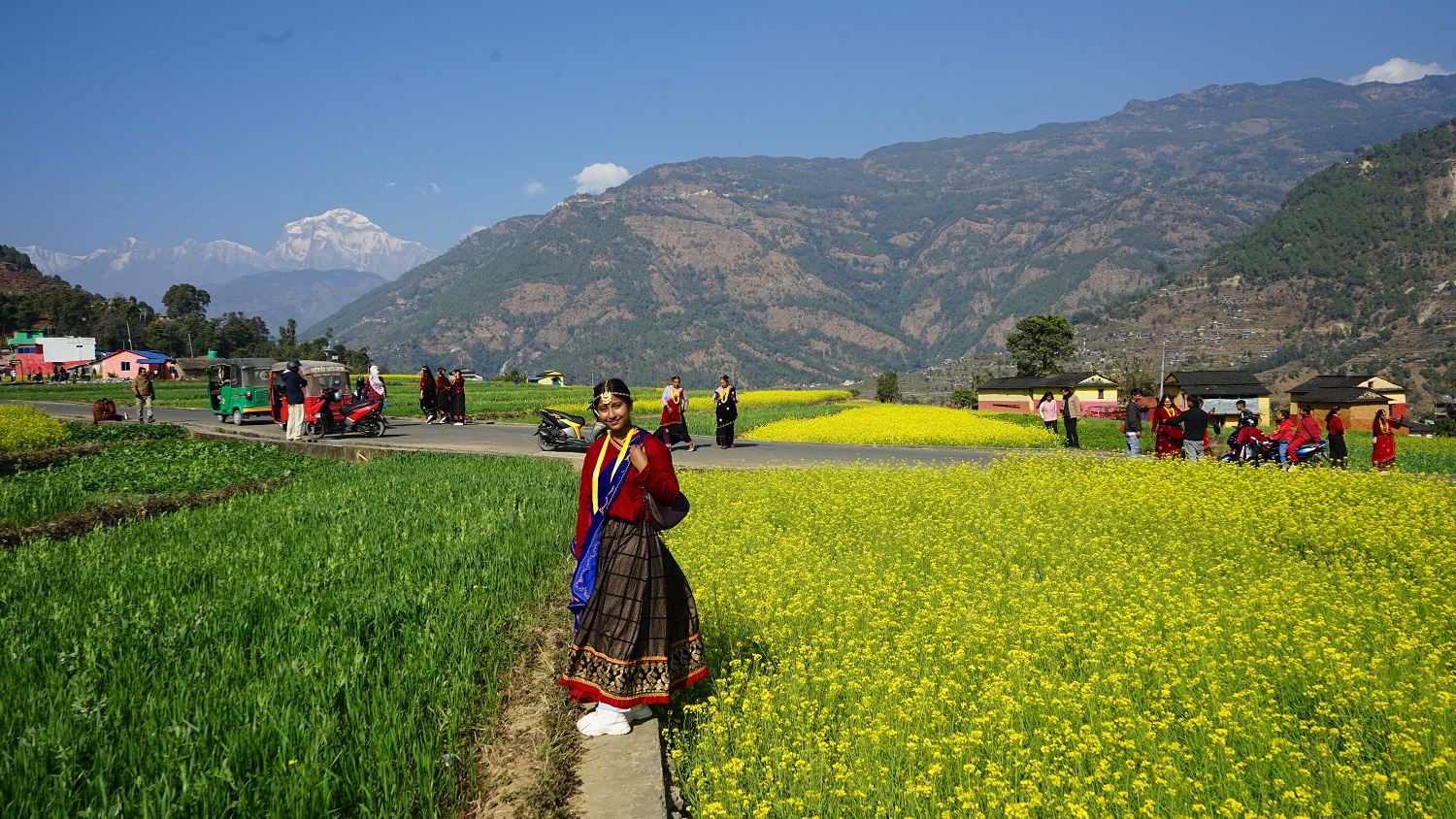 मौलिक पोसाक भाडामा लगाएर आम्दानी