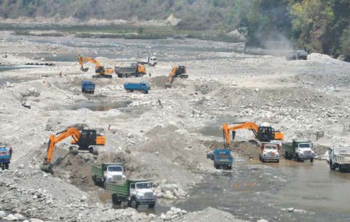 सिन्धुपाल्चोकमा नदीजन्य पदार्थको ठेक्का लगाउन सास्ती