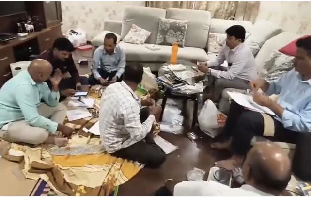 १६० करोड भन्दा अबैध सम्पति कमाउने भारतीय कर्मचारीको घरमा छापा
