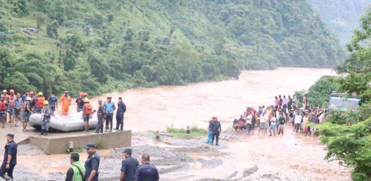 अविरल वर्षासँगैको बाढीपहिरोबाट १०१ जनाले गुमाए ज्यान