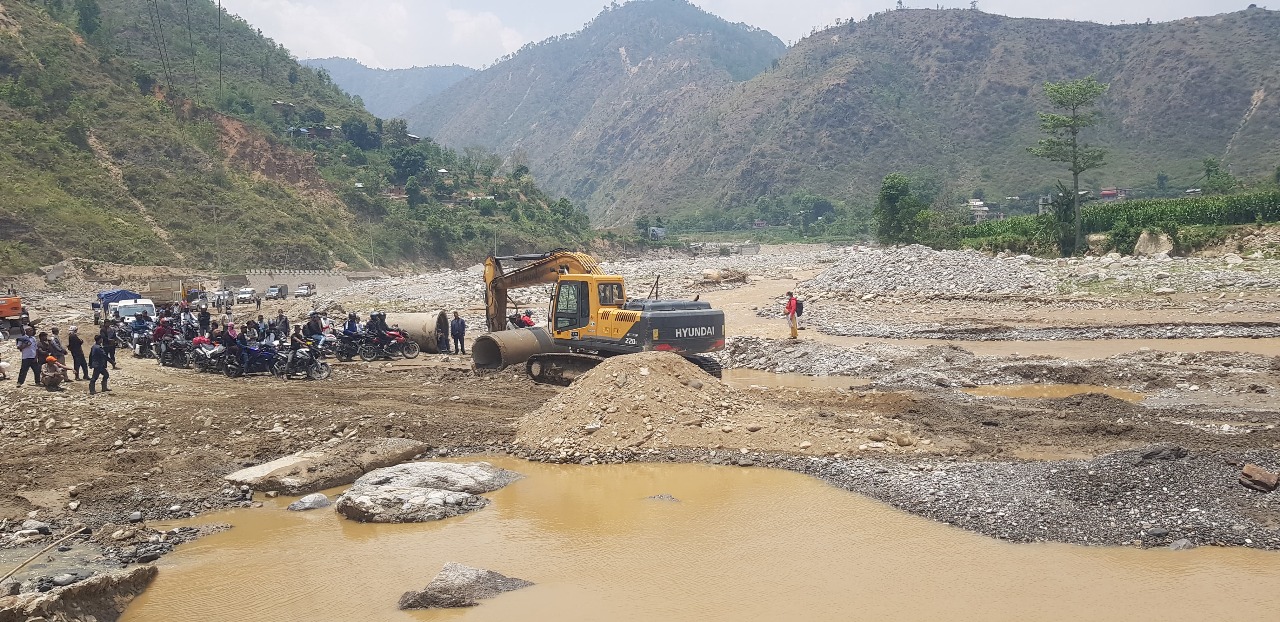 यस्तो छ बिपी राजमार्गमा वर्षामा पनि यातायात साधन सञ्चालन गर्ने योजना