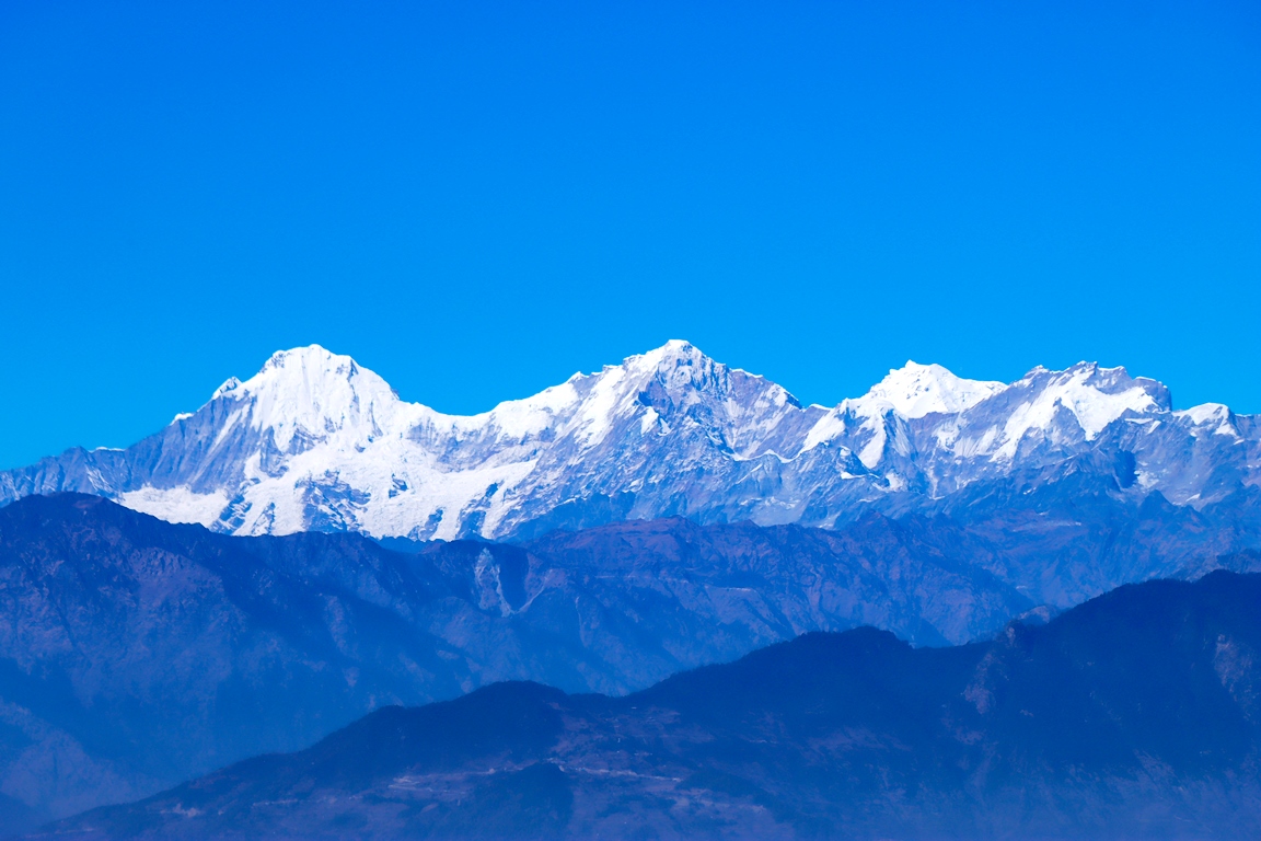 नुवाकोटको सूर्यचौरबाट देखिएको गौरीशंकर–लाङटाङ हिमश्रृङ्खला (फोटोफिचर)