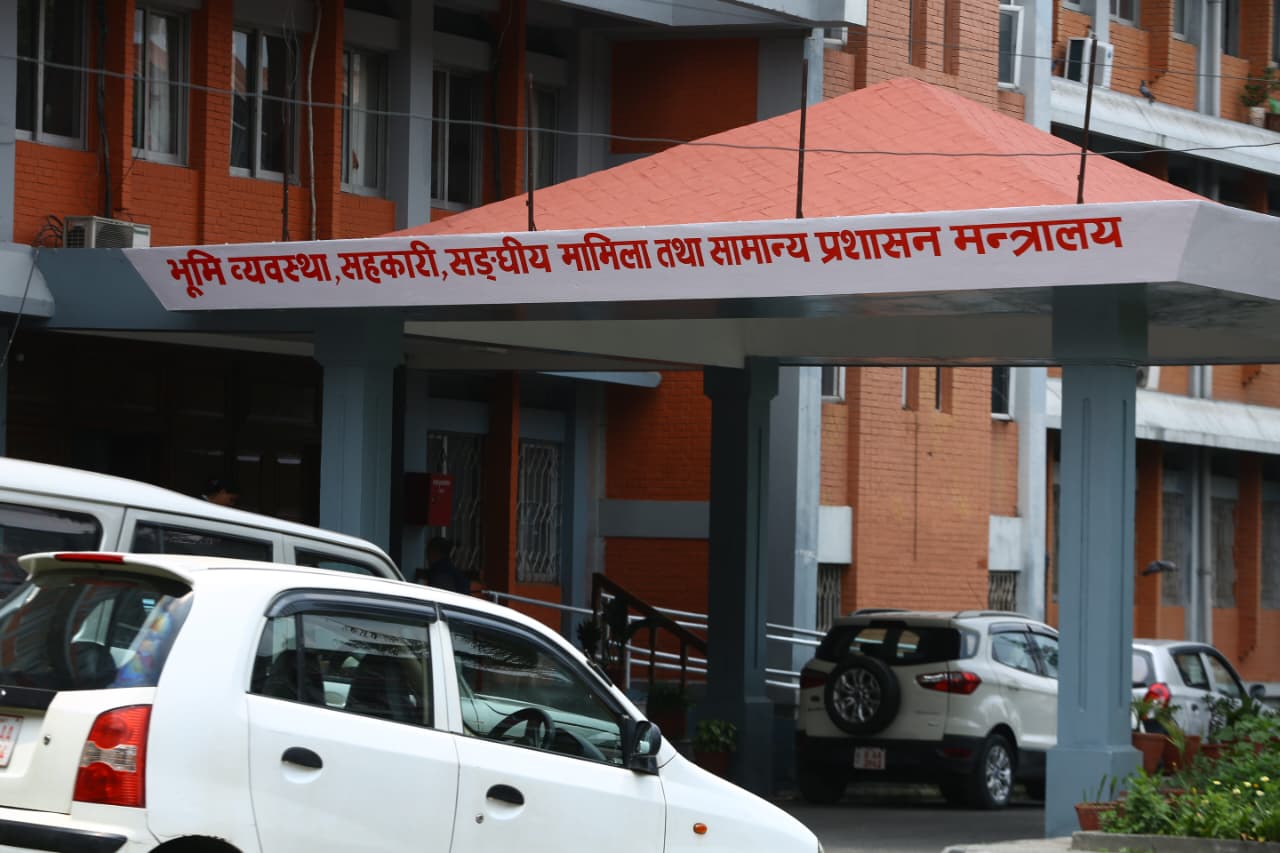 सहकारीमा बेथिति जाँचबुझ आयोगको प्रतिवेदन सार्वजनिक, कमजोर नियमनले जनविश्वास गुमेको निष्कर्ष