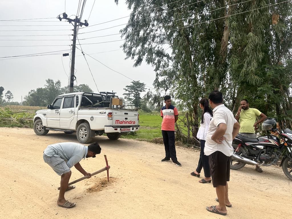 विद्युत प्राधिकरणले पोल नसार्दा राजमार्ग निर्माणमा ढिलाई