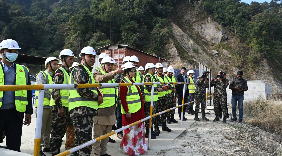 काठमाडौं-तराई मधेस द्रुतमार्ग निरीक्षणमा पुगे राष्ट्रपति