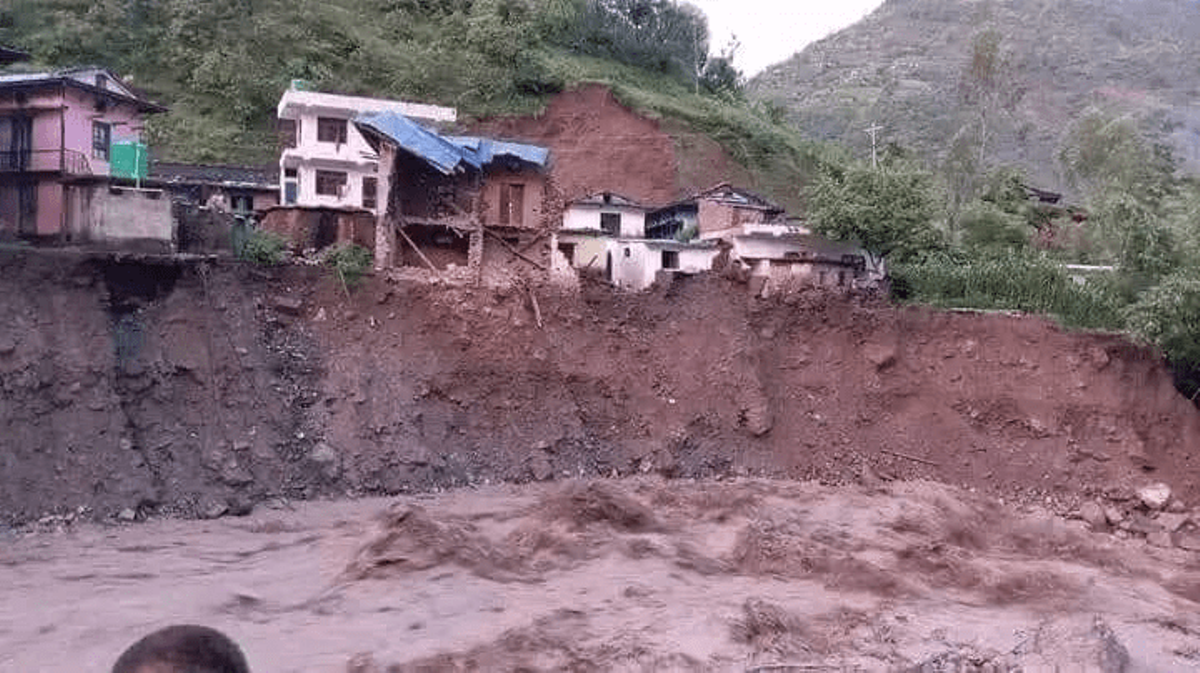 बाढी, पहिरो लगायतका विपद्‍मा परी हालसम्म १५० जनाको मृत्यु