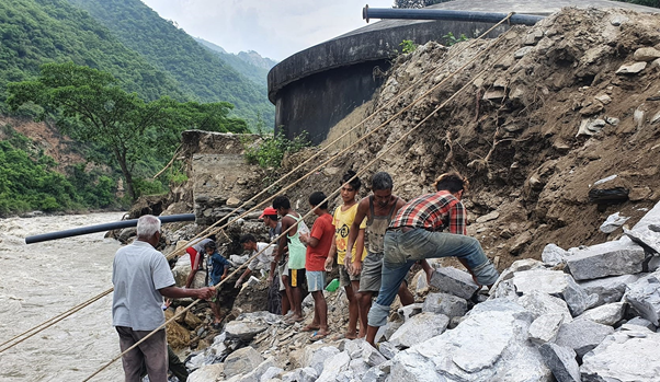 बाढीपहिरोः काभ्रेमा सञ्चालित एक सय खानेपानी आयोजनाको एक अर्ब बराबरको क्षति