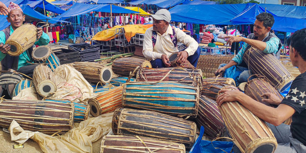 सङ्खुवासभामा मादलको व्यापार घट्दो