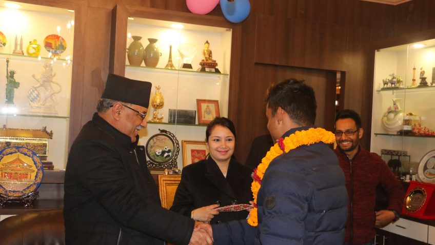 नेपाली क्रिकेट टोलीलाई प्रचण्डको बधाई
