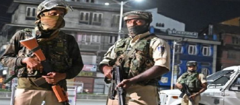 जम्मू–कश्मीरमा आधा रातदेखि सुरक्षा कडा, शीर्ष नेता नजरबन्दमा