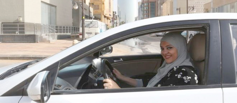 साउदी अरेबियाका महिलाहरूलाई विदेश यात्रा गर्न बाटो खुल्यो