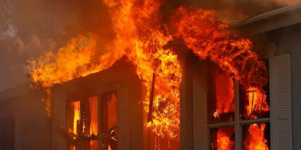 रक्सीको मातमा आफ्नै घरमा आगजनी