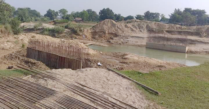 रामग्राम स्तुप क्षेत्रको झरहीखोला पुल निर्माण शुरु