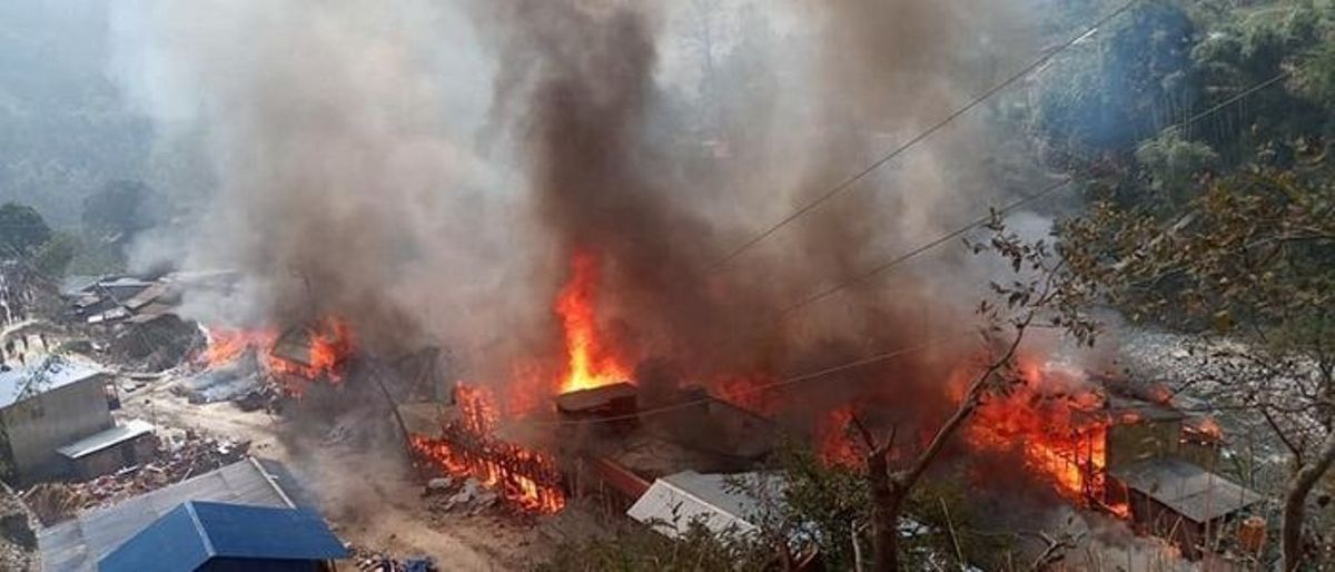 ताप्लेजुङ दोभान बजारमा आगलागी: ३५ घर जलेर नष्ट