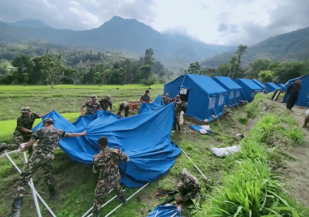 अस्थायी बासस्थान निर्माण ( नेपाली सेना )