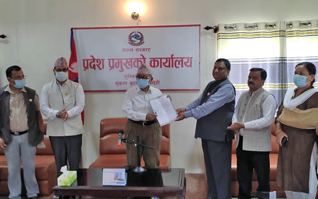लुम्बिनी प्रदेश: ४२ सांसदको हस्ताक्षरसहित मुख्यमन्त्रीमा केसीको दाबी पेश