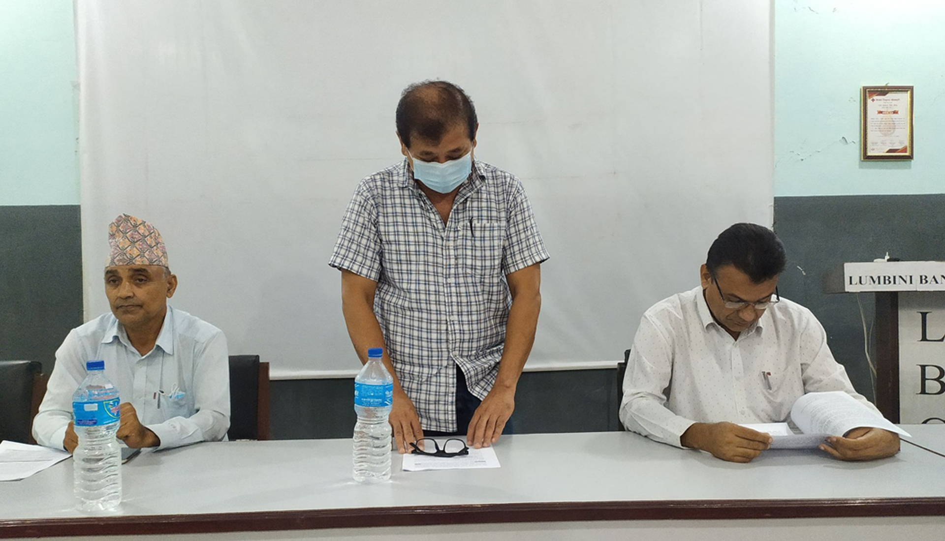 लुम्बिनी वाणिज्य क्याम्पसमा तोडफोड : ‘विद्यार्थी संगठनहरुबाट गलत अभ्यास’