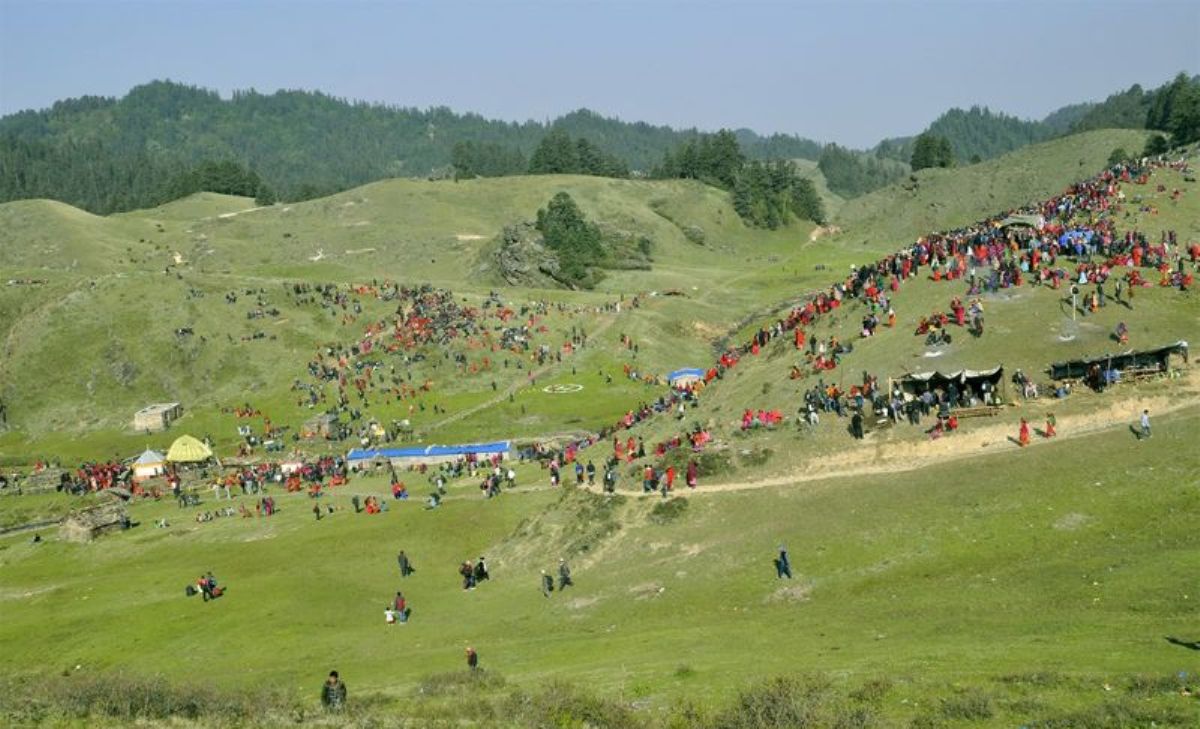 कोरोना जोखिम घटेसँगै खप्तडमा भित्रिँदै पर्यटक