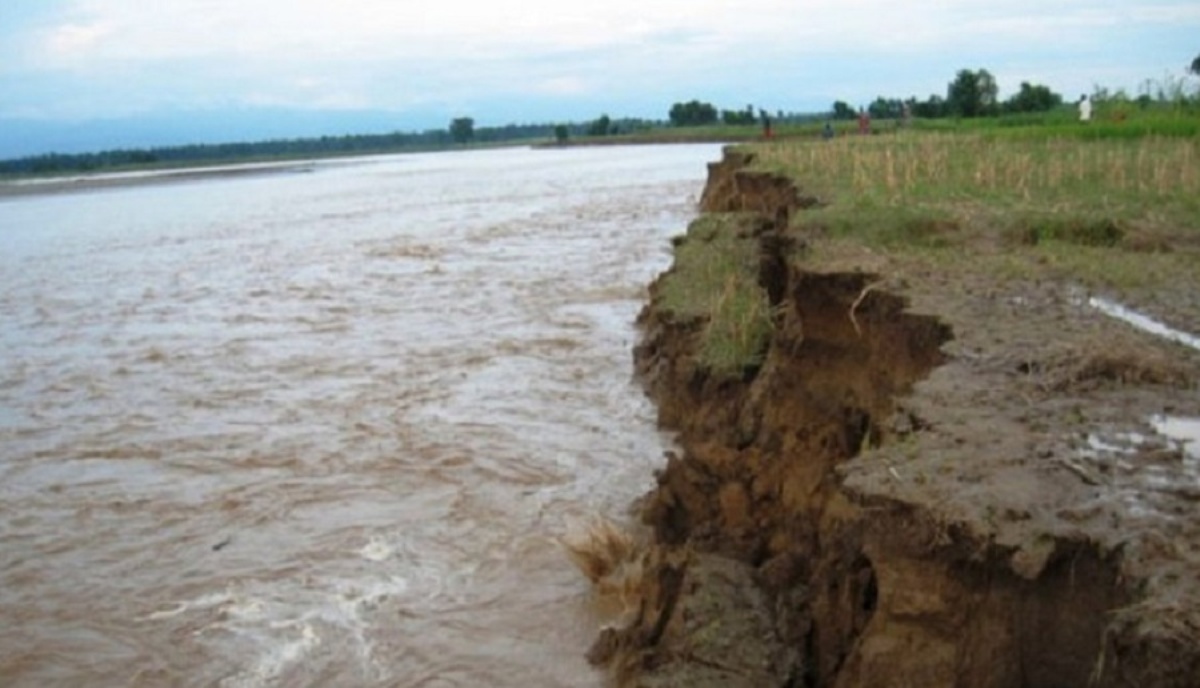स्याली नदी कटानले मरघटैया उच्च जोखिममा