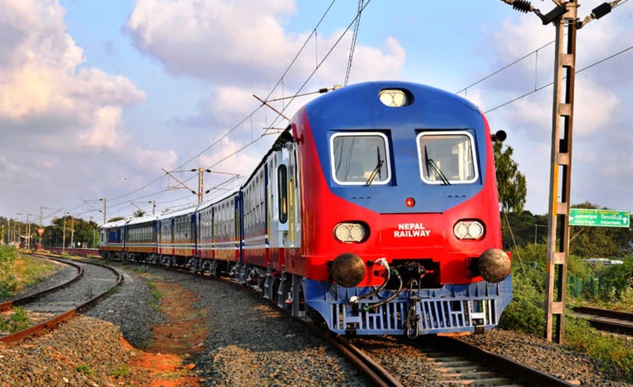 कुर्था-जयनगर रेल नियमित सञ्चालन अझै अन्योल, ६५ जना कर्मचारी विनाकाम तलब खाँदै