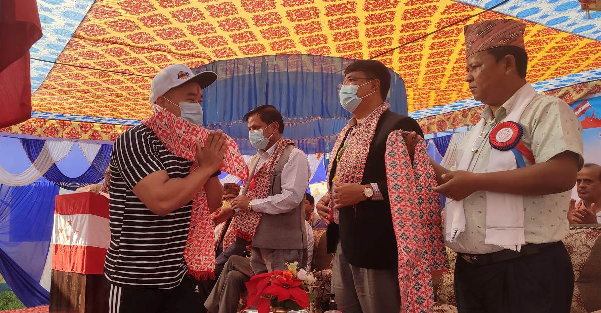 बुटवलमा विभिन्न पार्टी परित्याग गरि झण्डै ६ सय जना कांग्रेसमा प्रवेश