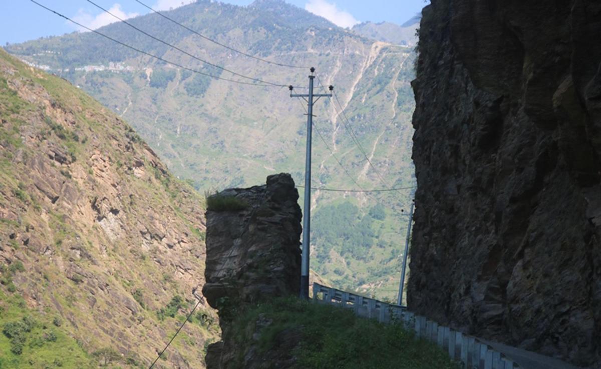 भीरमाथिको जोखिम सडक