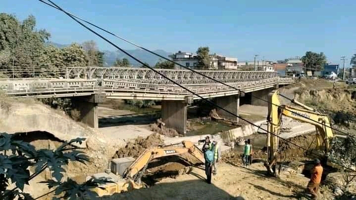 नवलपरासीको तुरिया खोलामा राखिएको बेलि ब्रिजमा क्षति,  बुटवल- नारायणगढ सडक अवरुद्ध