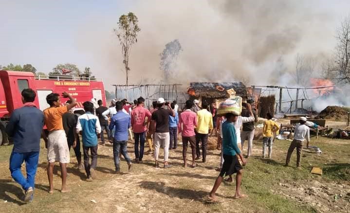 बाँकेको नरैनापुरमा आगलागी, १५ घरगोठ जलेर नष्ट