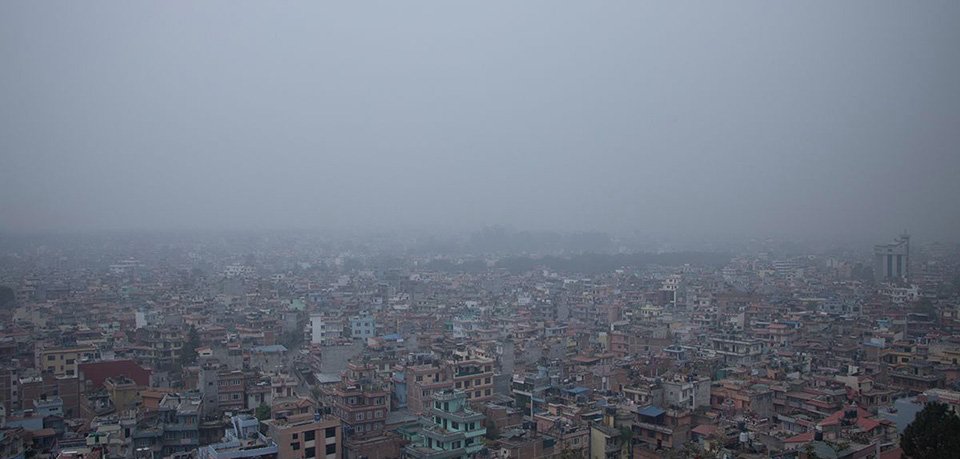 ४ दिनदेखि काठमाण्डौंको आकाशमा तुवाँलो , आन्तरिक उडान प्रभावित
