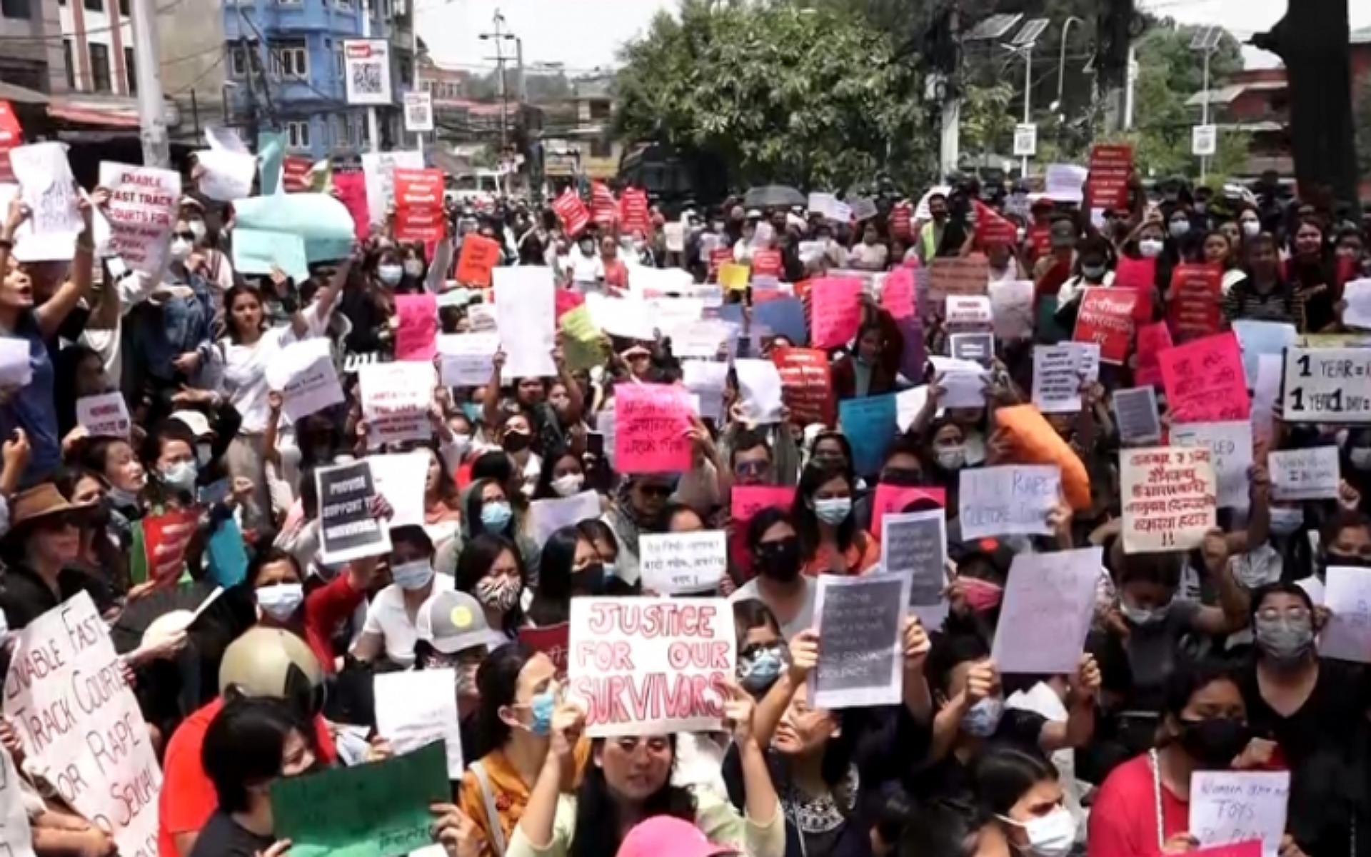 बलात्कारीलाई तत्काल कारबाही गर्न माग गर्दै काठमाडौंमा विरोध प्रदर्शन