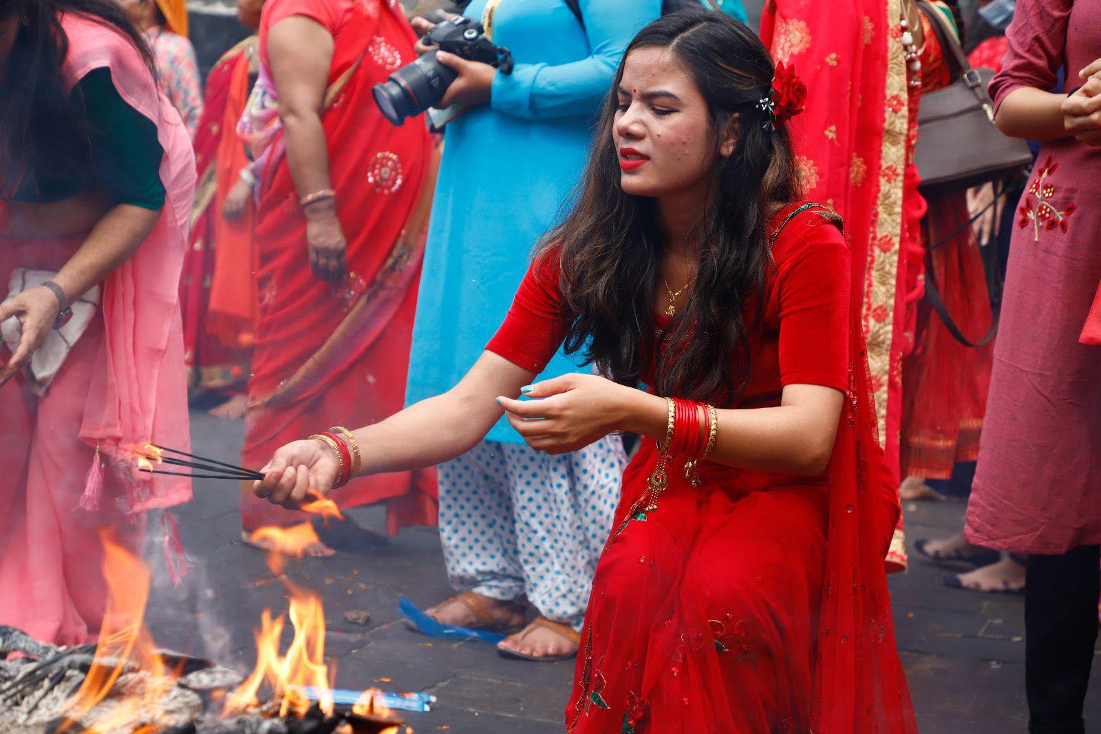 तीजका अवसरमा पशुपतिमा रमझम (फोटो फिचर)