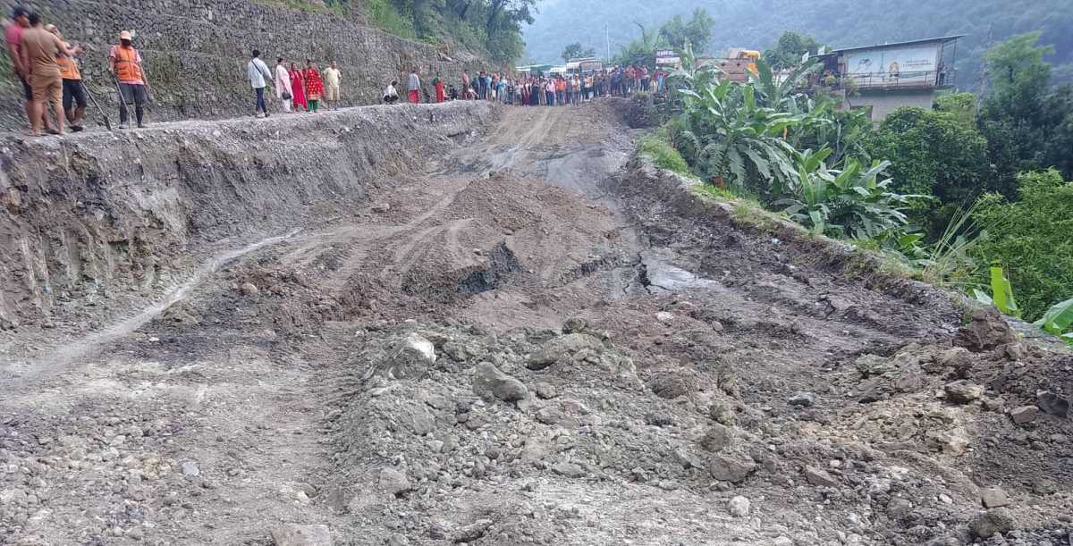 बुटवल-पाल्पा सडकसहित पहिरोका कारण आज यी सडक अवरुद्ध छन्