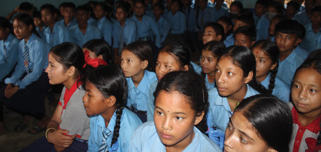 लुम्बिनीको राजधानी कै विद्यार्थीलाई पढ्नका लागि बाटोको सकस