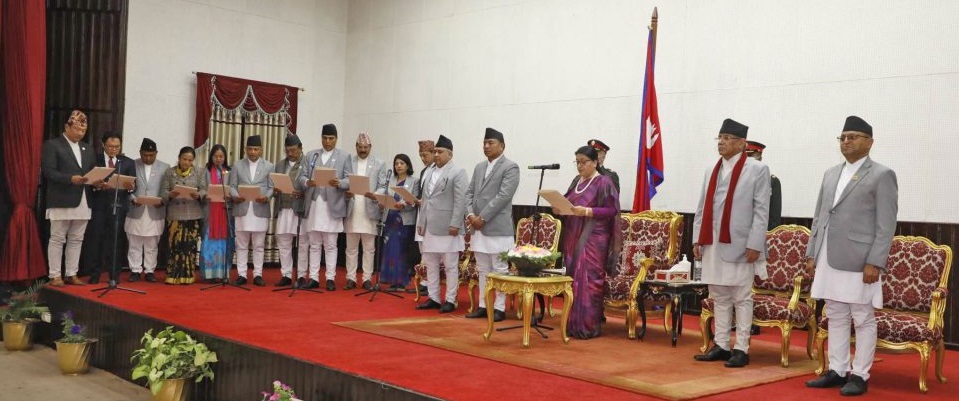 मन्त्रिपरिषद् विस्तार, १२ मन्त्री र ३ राज्यमन्त्रीले लिए शपथ