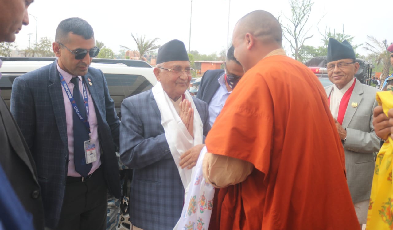 एमाले अध्यक्ष ओलीले गरे लुम्बिनी भ्रमण