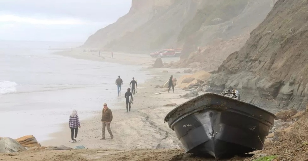 क्यालिफोर्नियामा दुई डुंगा दुर्घटना, ८ जनाको मृत्यु